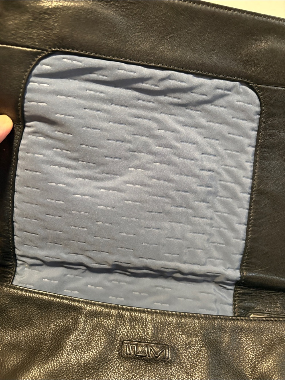 Tumi Black Leather Messenger Bag for Men - Picture 3 of 7